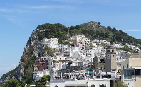 Guided Walking Tour of Belvedere Tragara and Anacapri, Capri