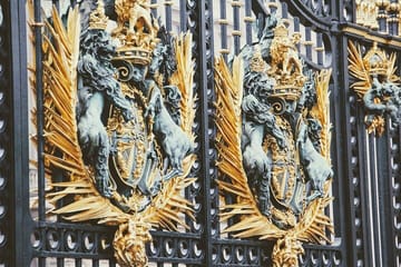 Royal Palaces and Heritage Tour in London