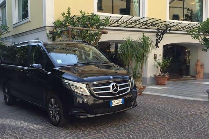 Small-Group Tour of the Amalfi Coast by Minivan with Light Lunch 6