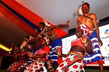 Nairobi Layover to Giraffe Center and Bomas cultural Dance show