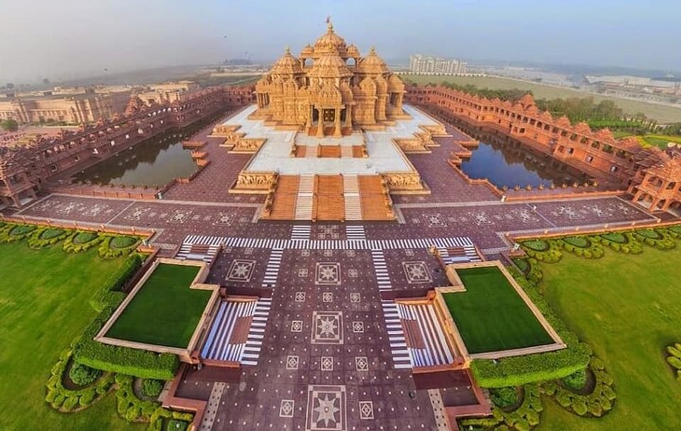 Hindu Temple Tour in New Delhi: Explore Spiritual Sites