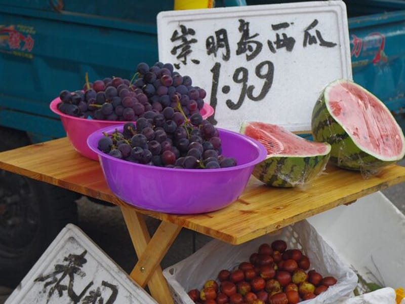 Hangzhou: Mini-Hike + Wushan Local Market Life Half-Day Tour