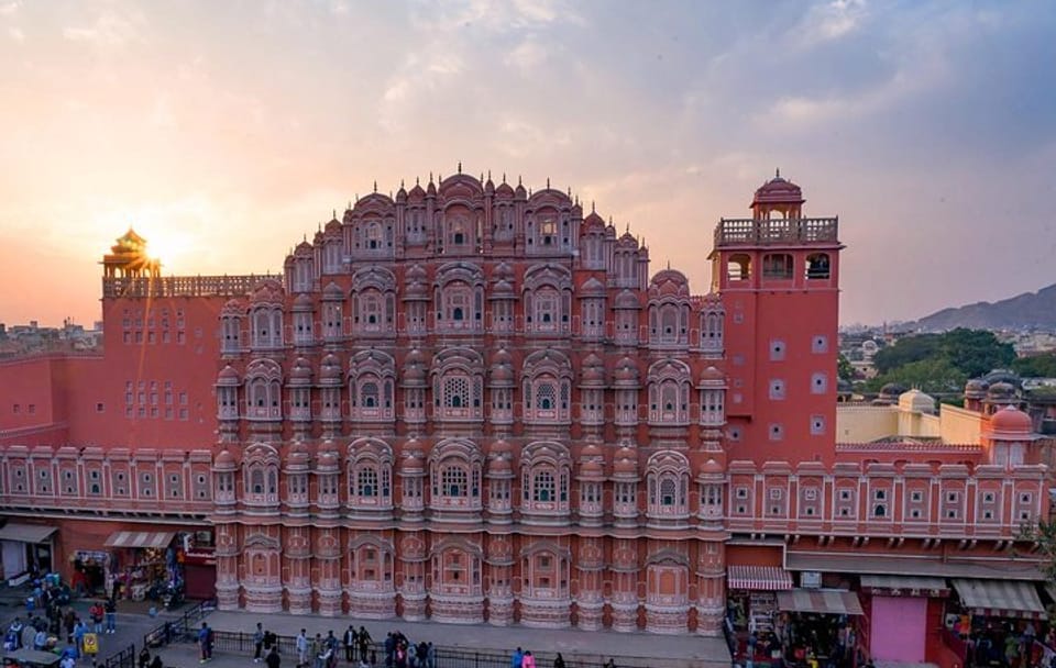 Jaipur full day Sightseeing tour by Air-Condition vehicle Include Guide