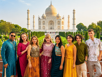 Agra: Taj Mahal Guided Tour with Photography & Rental Saree
