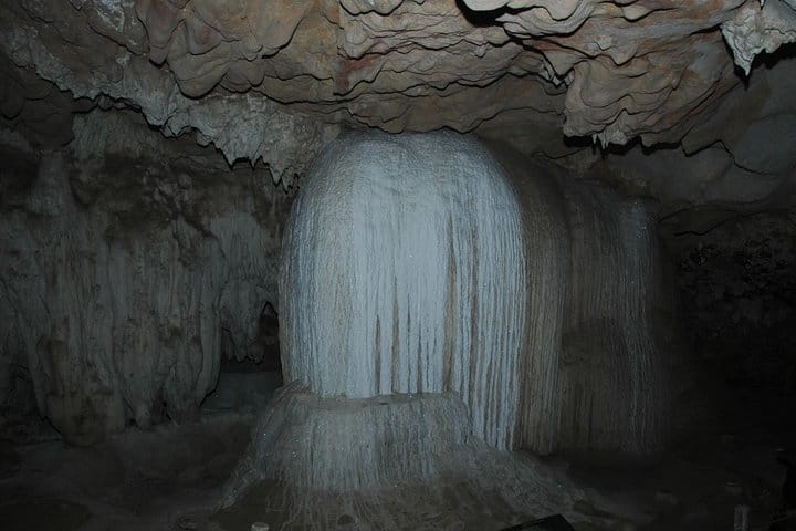 Tham Lod Cave & Pre-Historical Tomb & Bamboo Bridge 9
