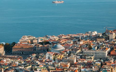 Professional Photoshoot Experience in Naples, Italy