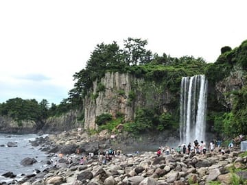 Jungbang waterfall