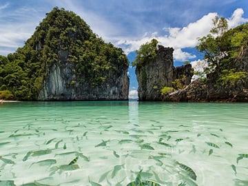 Krabi Hong Islands Day Trip by Speedboat with Lunch