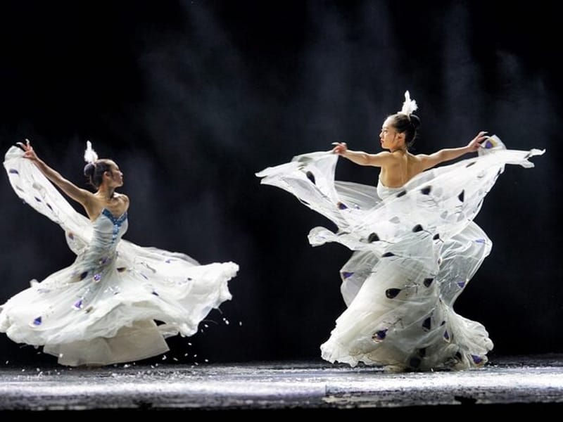 Private Night Tour to Enjoy Dynamic Yunnan Show