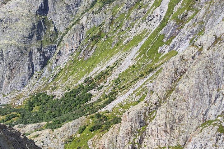 4 Days Swiss Alps Tour Zermatt, Jungfrau Region and Hidden Gems