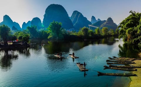 Guilin 4-Day Scenic Tour with Hiking and Cultural Experiences