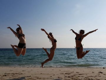 Krabi: Phi Phi Sunrise & 4 Islands by Speedboat with Lunch
