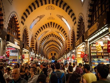 Private Walking Tour of Traditional Markets in Istanbul