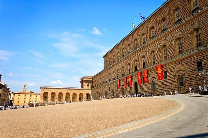 External view of Pitti Square and Pitti Palace