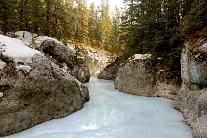 Grassi Lake and Grotto Canyon Icewalk from Calgary 4