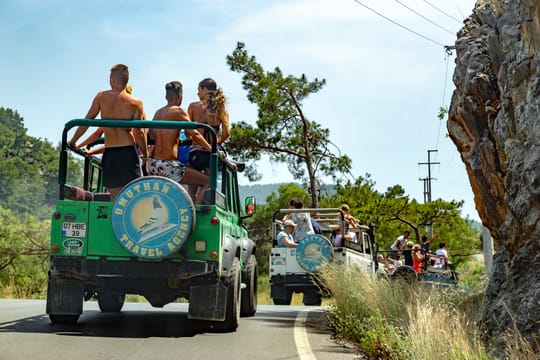 Green Canyon Jeep Safari with Lunch, Waterfall and Boat Trip