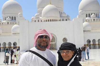 Sheikh Zayed Grand Mosque Tour with Buffet Lunch From Dubai