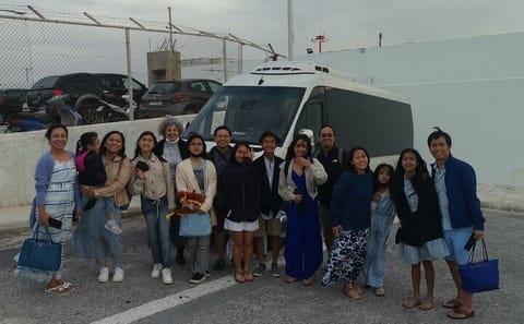 Private 6-Hour Santorini Highlights Tour from Fira