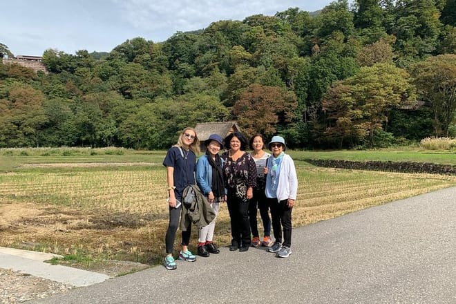 Takayama & Shirakawago 2-Day Tour photo 2