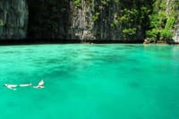Explore Phi Phi Islands by Ferry – Snorkeling & Lunch Included 8