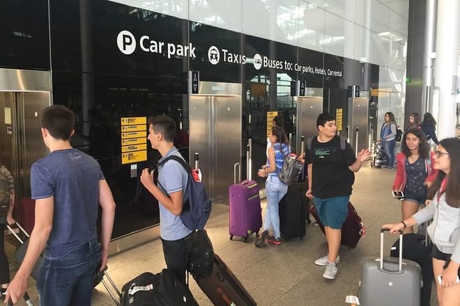 Heathrow Airport Private Transfers to/from London (Postcode W8 to W14) 4