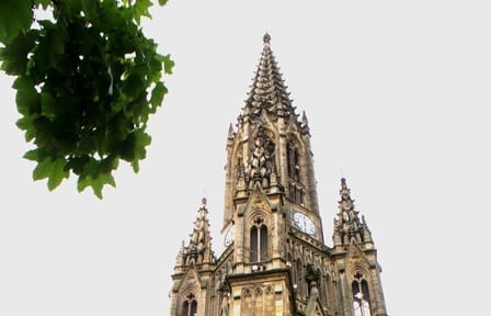 Cultural Walking Tour of San Sebastián's Old Town and Coastline
