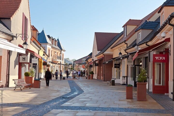 8-hours VIP Private Sightseeing and Shopping Tour in Paris 7