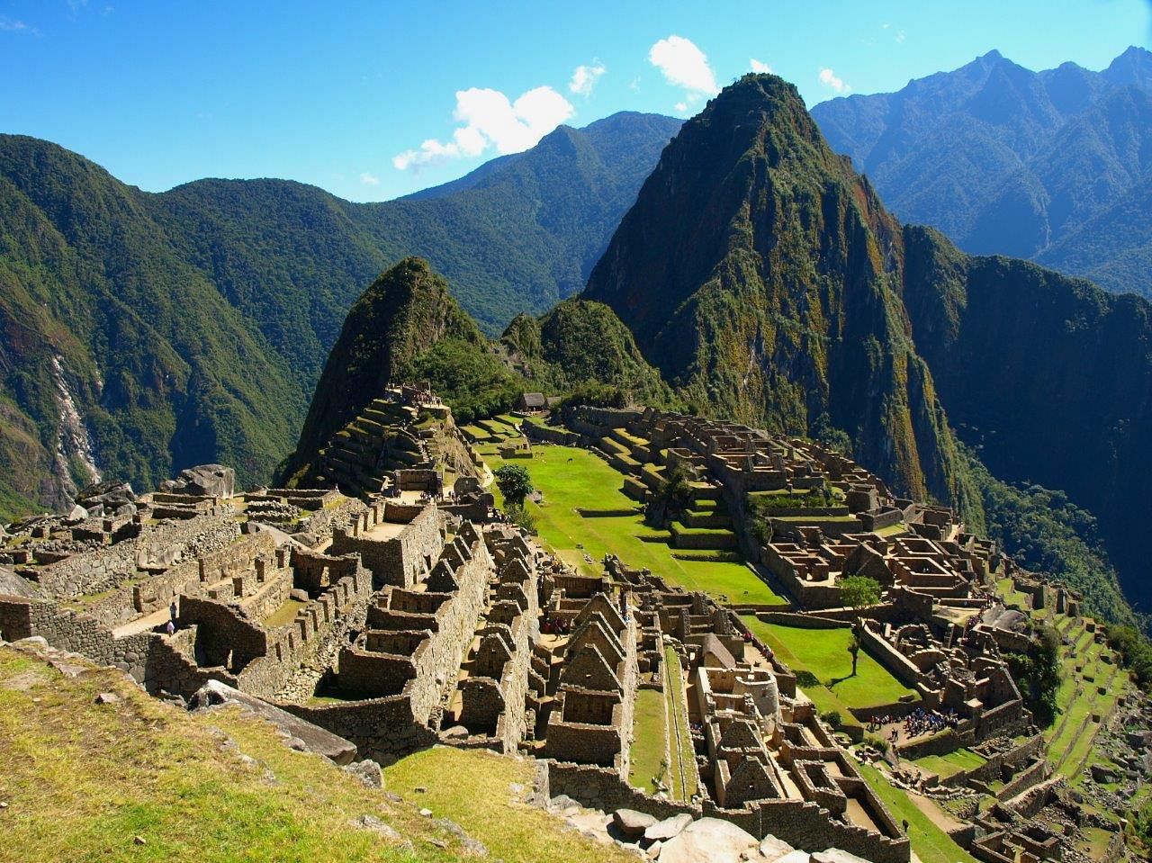 Discover the Wonders of Peru: Machu Picchu, Cusco & Sacred Valley Tour