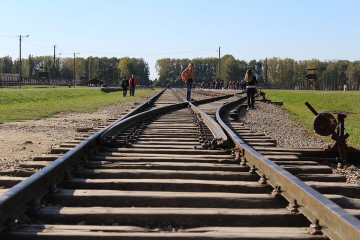Krakow to Auschwitz-Birkenau: Private Round-Trip Experience 4