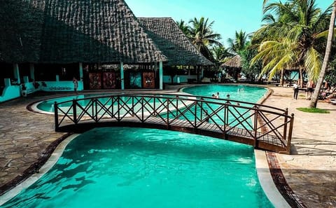 14-Day Luxury Safari in Kenya and Zanzibar Beach Getaway