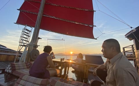 Hua Hin: Siamtara Sunset Sailing Dinner Cruise