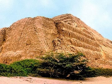 Tucume Pyramids and Sipán Museum Tour in Chiclayo