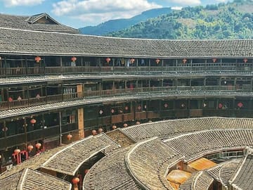 Private Transfer to Tianluokeng and HekengHakka Tulou fromXiamen