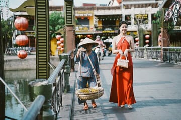 Private Ao Dai Photoshoot in Hoi An Ancient Town
