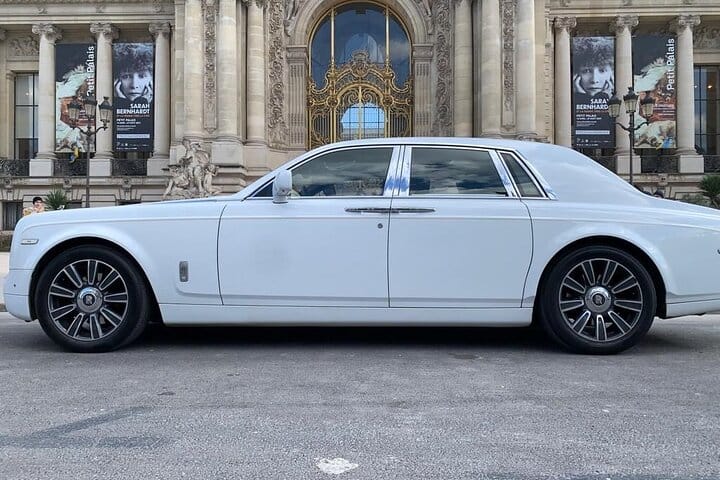 Rolls Royce Paris Trip with Eiffel Tower 2