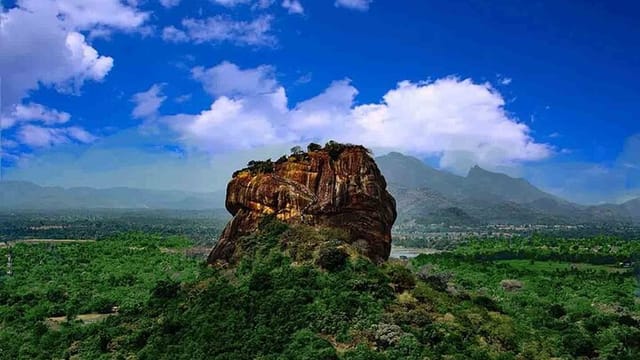 From Kandy: Sigiriya & Minneriya Safari Tour