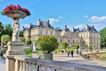Tailored Full-Day Tour of Paris with Local Insights