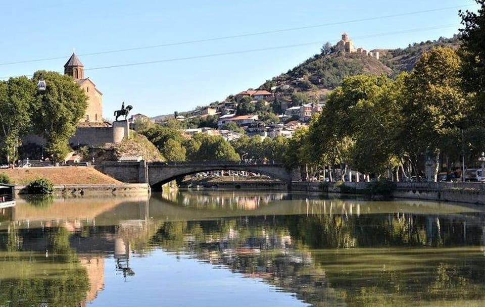 4 Full days in Georgia with private tour, free aiport