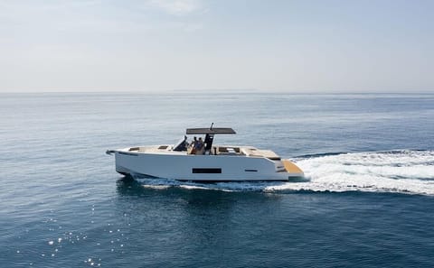 Private Luxury Yacht Cruise to Agia Anna Beach, Mykonos