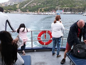 Optional boat ride to Seal Island
