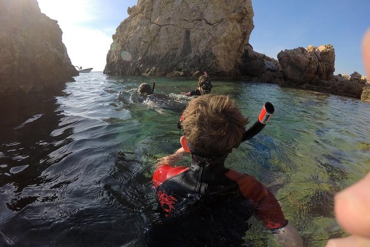 Private Cruise to Poseidon Temple at Sounio Cape with Snorkeling and Swimming