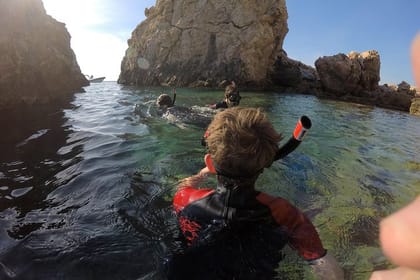 Snorkeling and swimming tour to the Poseidon’s temple at Sounio cape