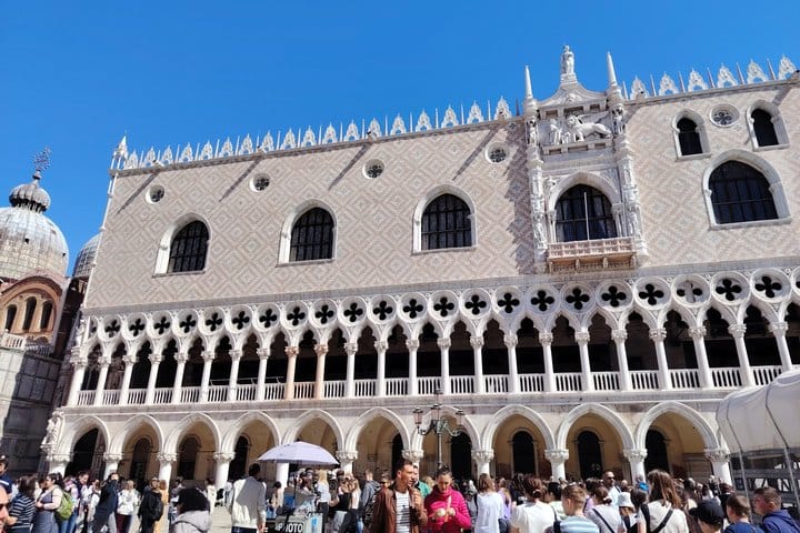 Private-Venice-Guide-Doges-Palace-History-Tour