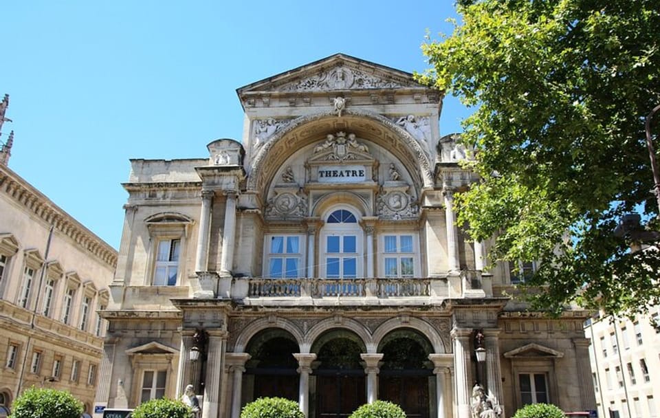 Private Historic Walking Tour of Avignon Old Town