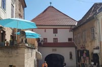 Private Zagreb Walking Tour with WWII Tunnels and Funicular Ride 7