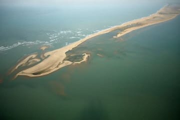 Chennai to Cochin: Temples, Beaches, and Backwaters Tour
