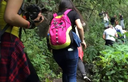 Dashbashi Canyon. The village of Asureti and Didgori monument.