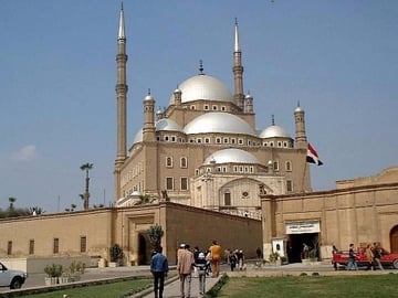 Private Full-Day Tour: Old Egyptian Museum, Old Cairo & Bazaar