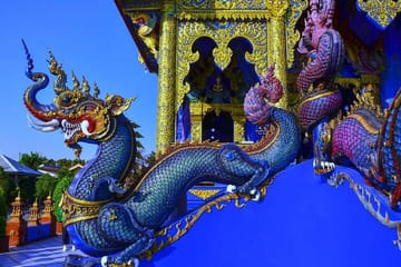 Chiang Mai Day Tour to White and Blue Temples in Chiang Rai
