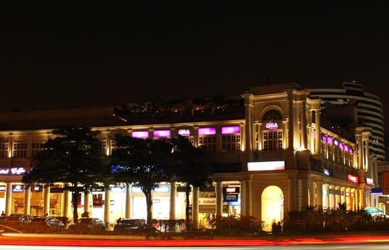 Street Shopping Experience Private Tour